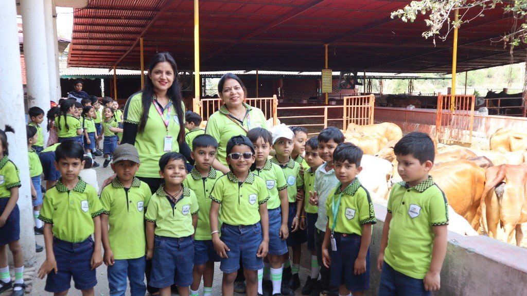 Field Trip to Gaushala | Exploring Neighbourhood Places